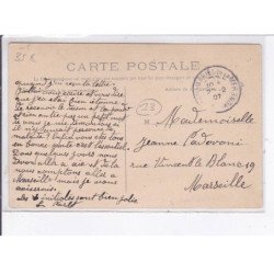 ARLES: place de la république le 1er mai, l'arrivée des huards et les grévistes - très bon état