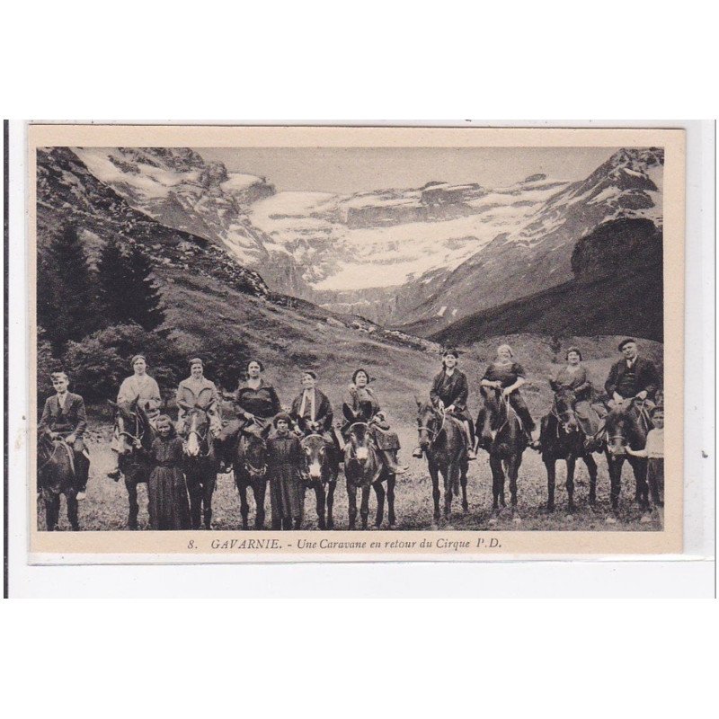 GAVARNIE : une caravanne en retour du cirque P.D. - tres bon etat GAVARNIE : une caravanne en retour du cirque P.D. - tres bon etat