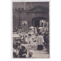 CONCARNEAU : carte photo d'une procession vers 1910 (photo Charles) - très bon état