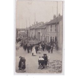 MACHAULT : carte photo (procession religieuse) - très bon état