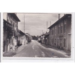 LESCHEROUX : le centre du bourg - tres bon etat