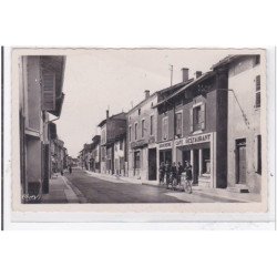 St-JULIEN-sur-REYSSOUZE : entrée du pays, route de bourg - tres bon etat