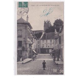 LA FERTE-MILON : l'hotel de ville - tres bon etat
