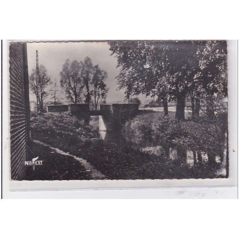 NEUVE-MAISON : le pont et la place - etat