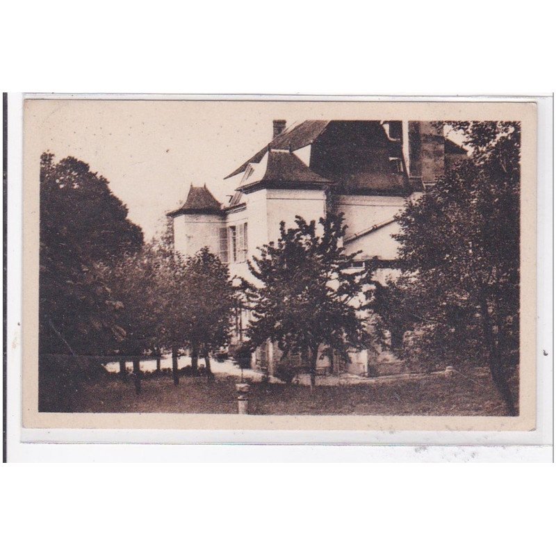 ESSONNES : batiment - tres bon etat