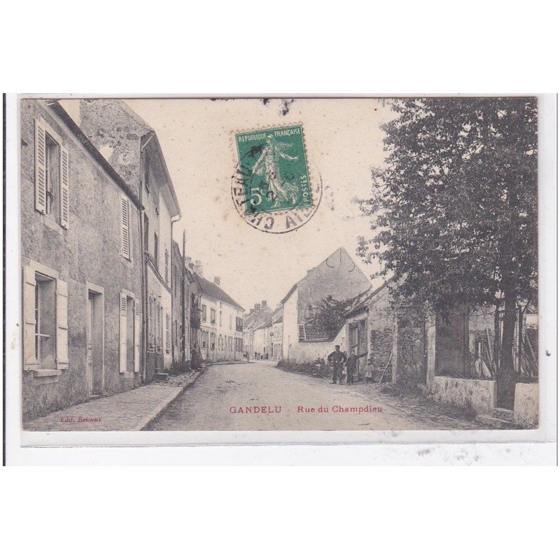 GANDELU : rue du champdieu - tres bon etat