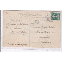 MAREUIL-en-DOLE : vue exterieur de l'interieur d'un batiment (colonnes) - tres bon etat