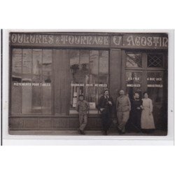PARIS 11ème : carte photo de l'atelier de moulures et tournage AGOSTINI (35 boulevard de Charonne) - très bon état