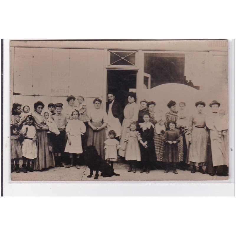 PARIS : carte photo d'une mutualité maternelle (crèche) - bon état (un coin plié) PARIS : carte photo d'une mutualité maternelle (crèche) - bon état (un coin plié)