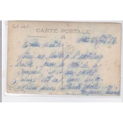 PARIS : carte photo de femmes (DUPERRE) posant en bas d'escaliers - bon état (un coin plié)