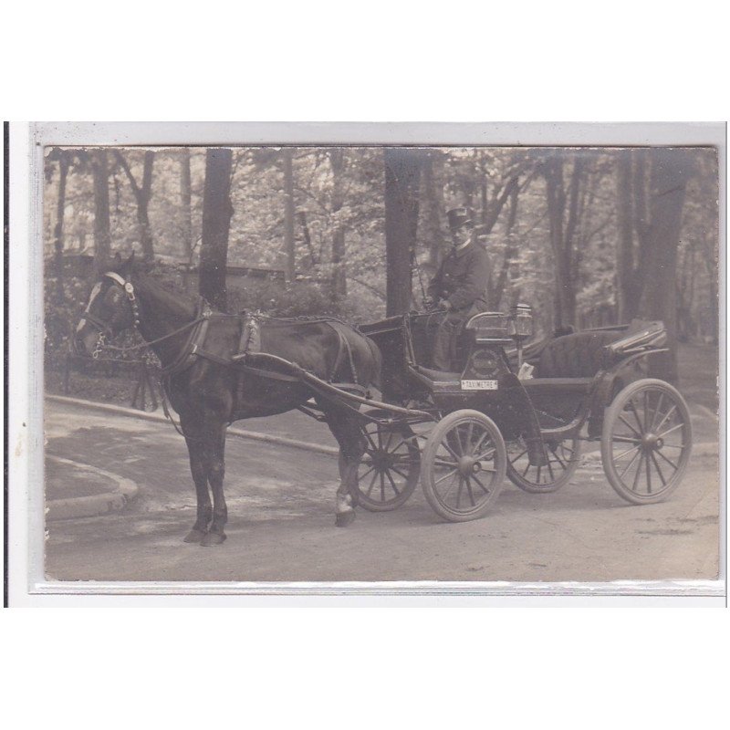 PARIS : carte photo d'un taxi - très bon état PARIS : carte photo d'un taxi - très bon état