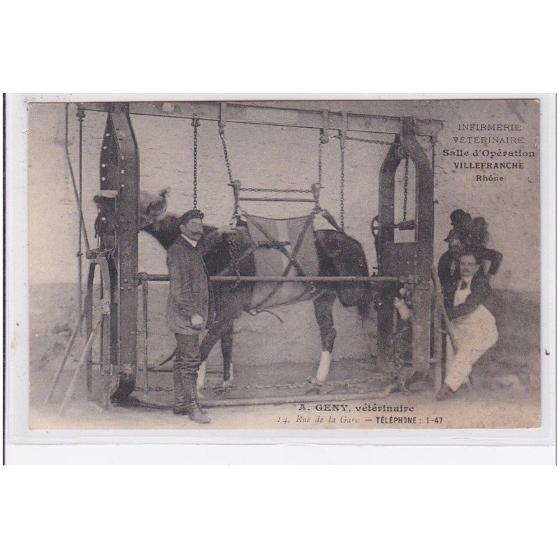 VILLEFRANCHE SUR SAONE :  infirmerie vétérinaire GENY au 14 rue de la Gare - bon état (un petit pli d'angle)