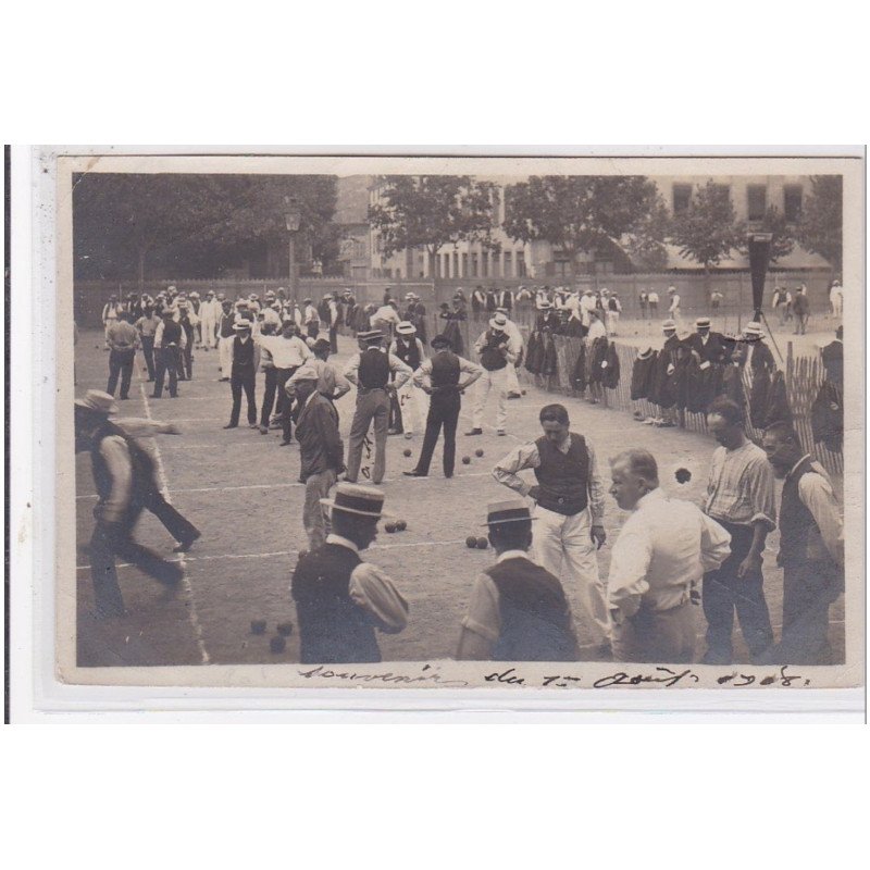 VILLEFRANCHE SUR SAONE :  carte photo de joueurs de boules - bon état (un petit pli d'angle)