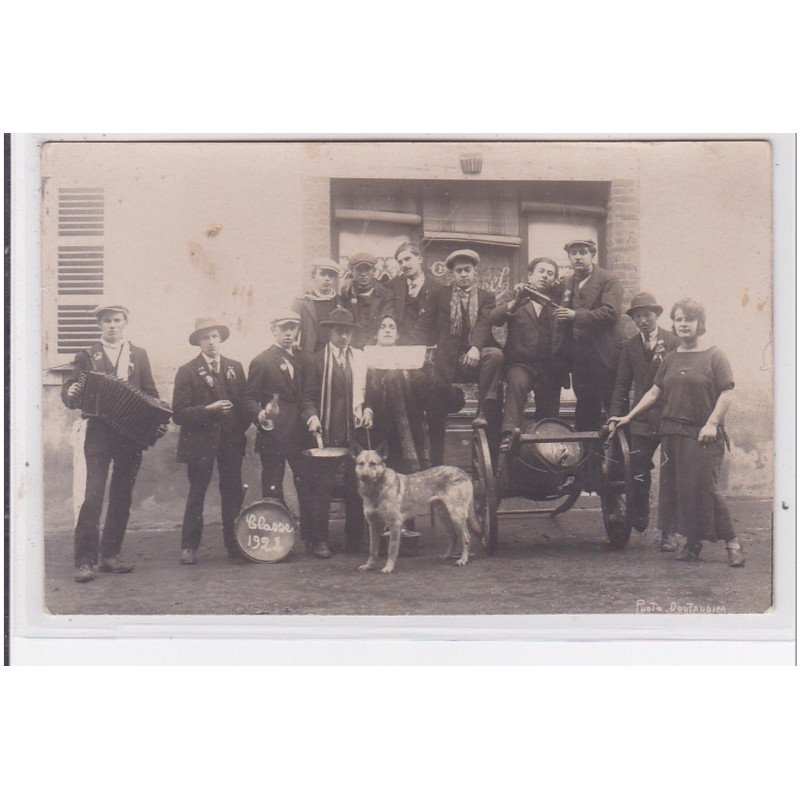 CUBLIZE : carte photo de la classe 1924 (conscrits - accordéon - chien) - très bon état