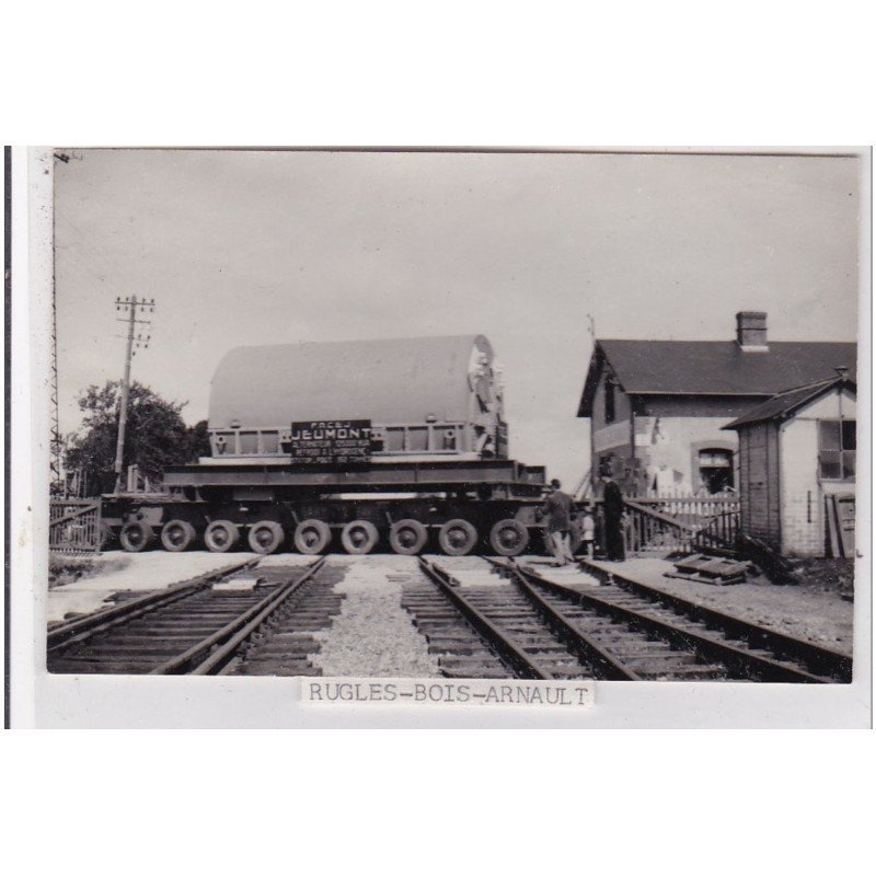 RUGLES BOIS ARNAULT : la gare - photo format cpa des années 1950 - très bon état