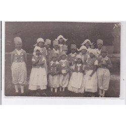 LION SUR MER : carte photo d'un groupe d'enfants déguisés en hollandais (fête) - très bon état