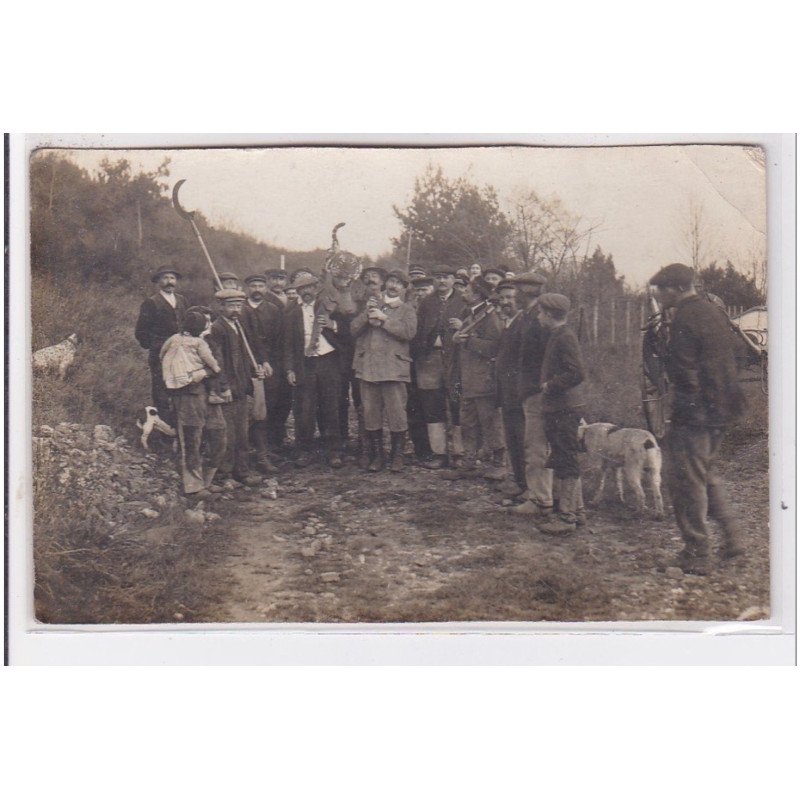 Environ de DROUE : carte photo d'une chasse au tigre (échappé d'un cirque) -  bon état (un coin plié)