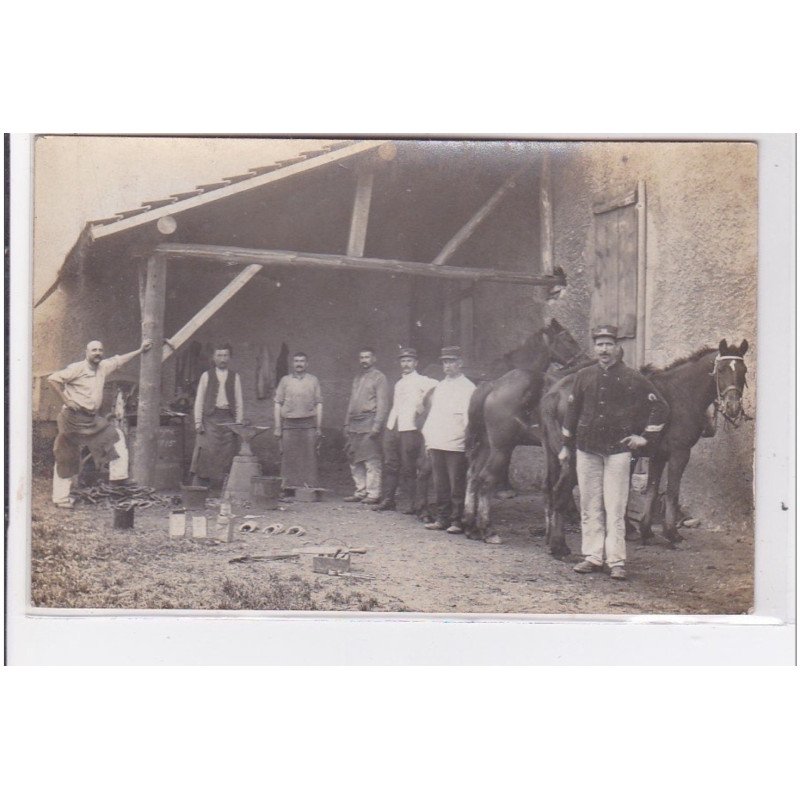 MOIRANS : carte photo du maréchal-ferrand (chevaux - militaire en poste à Moirans) - très bon état MOIRANS : carte photo du maréchal-ferrand (chevaux - militaire en poste à Moirans) - très bon état