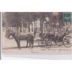 A LOCALISER (chachet 69): carte photo d'un taxi (attelage) - bon état (un coin plié) (format 9 x 15,5cm au lieu de 9x14)