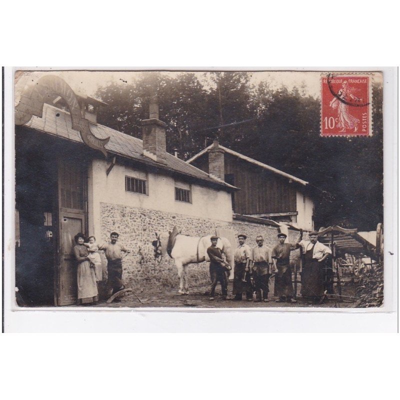 SAINT LEU : carte photo de l'atelier SALMON (maréchal ferrand) - bon état (un petit pli d'angle)