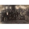 A LOCALISER  : carte photo PARIS? Groupe de personnes - très bon état