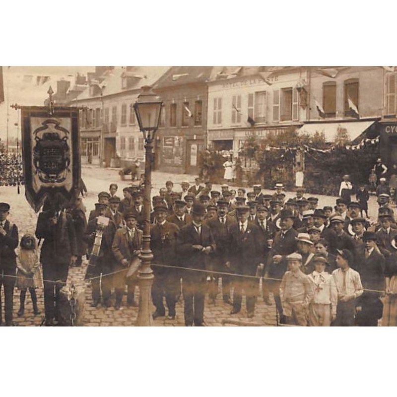 A LOCALISER  : carte photo : Groupe de personnes, Hôtel de la poste - très bon état