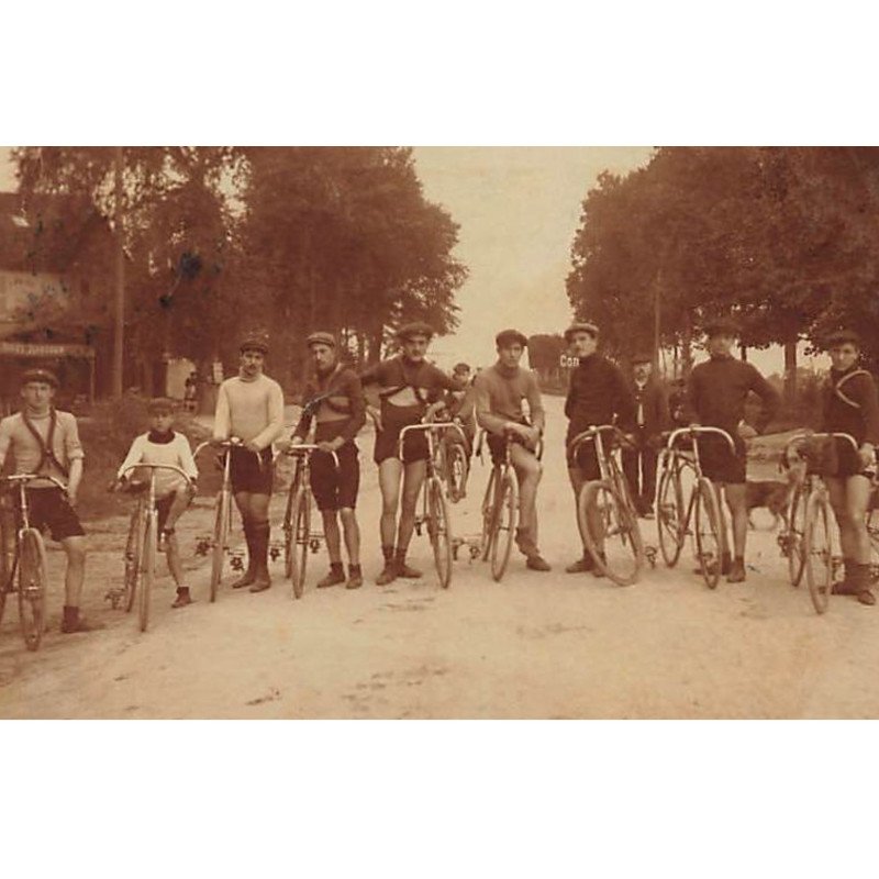 A LOCALISER  : carte photo : JOIGNY? : Course de vélo - très bon état