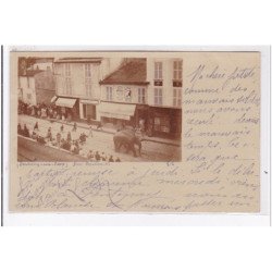 FONTENAY AUX ROSES : carte photo d'un élephant en pleine rue (passage d'un cirque en 1901) - très bon état