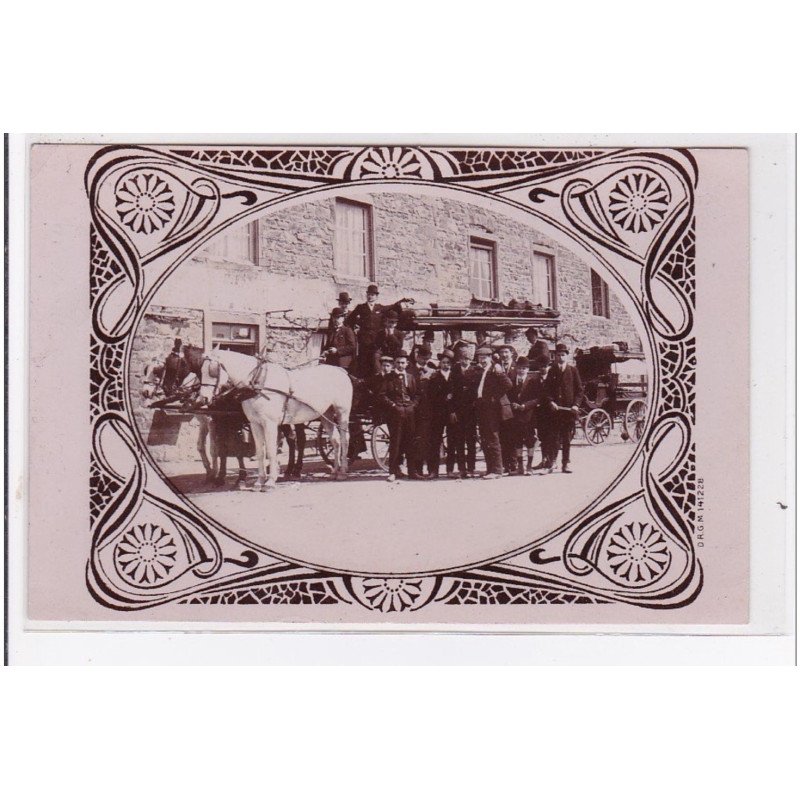 SAINT JEAN DE BOURNAY : carte photo d'un attelage (omnibus) - très bon état