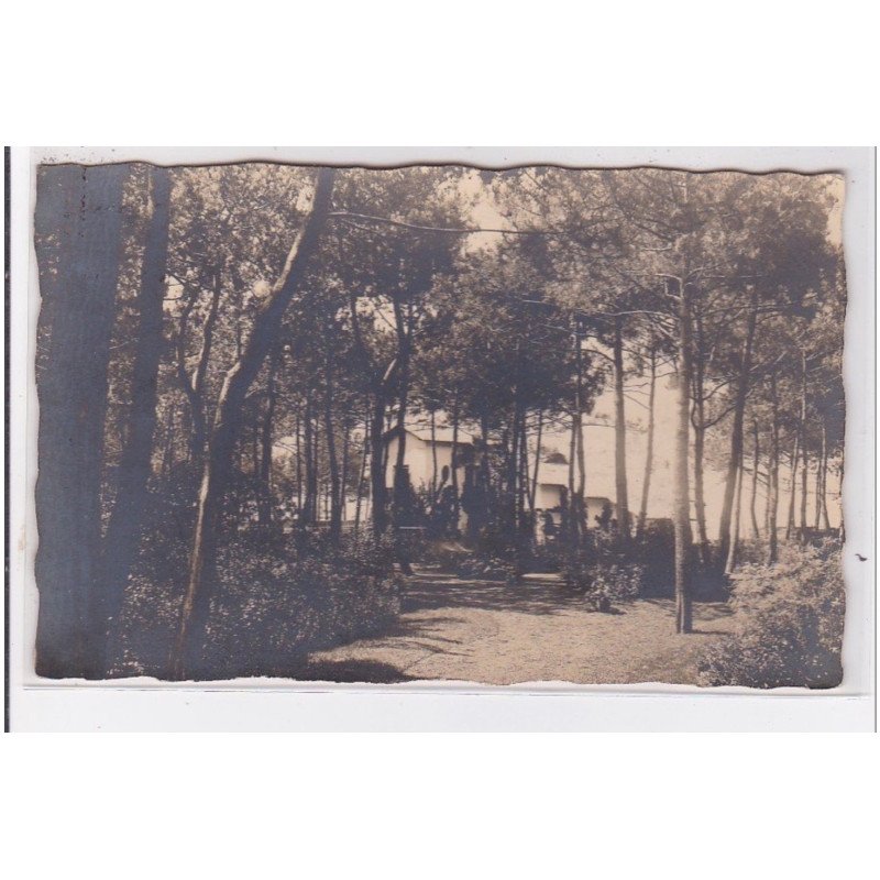 ARCACHON : carte photo d'une villa dans les pins - très bon état ARCACHON : carte photo d'une villa dans les pins - très bon état