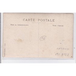 CORLAY : carte photo d'un groupe devant un café vers 1905 - bon état (un pli)