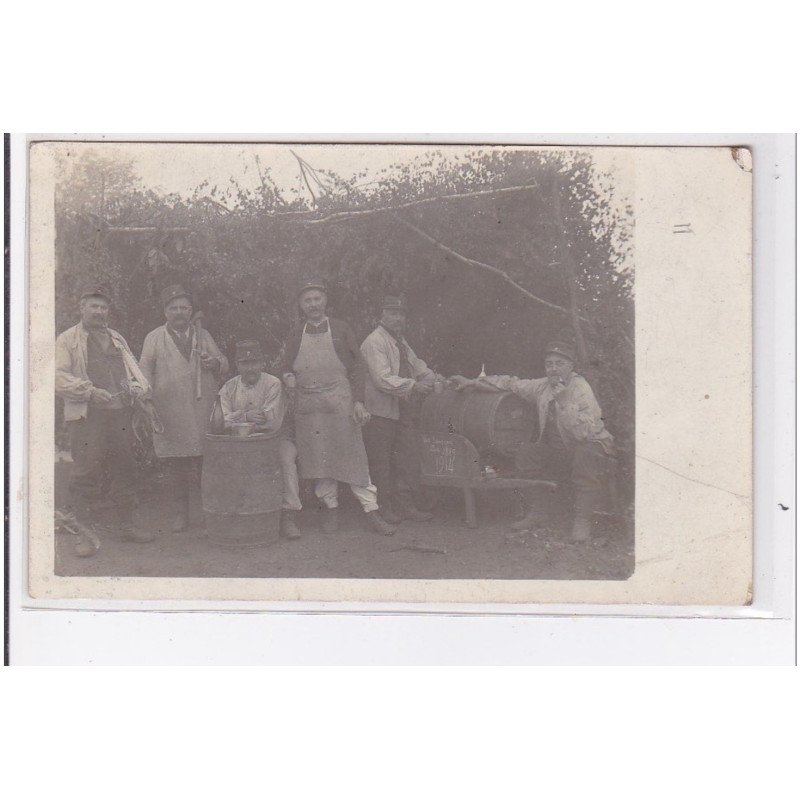 BORNEL SUR OISE : carte photo de militaires (vin - vendanges)- très bon état