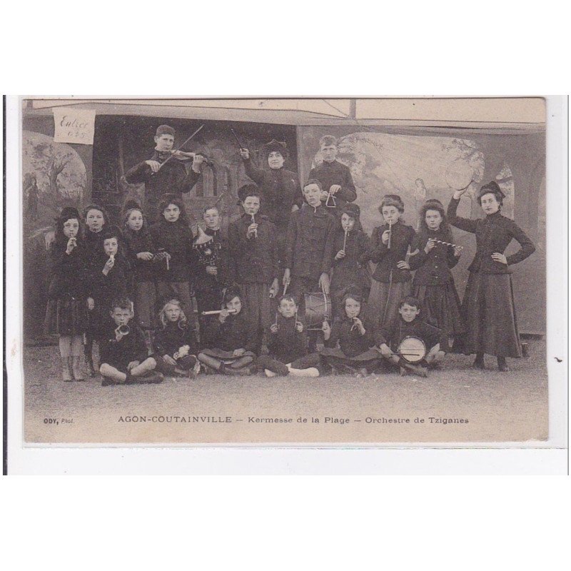 AGON COUTAINVILLE : carte photo de la kermesse de la plage - orchestre de tziganes- très bon état