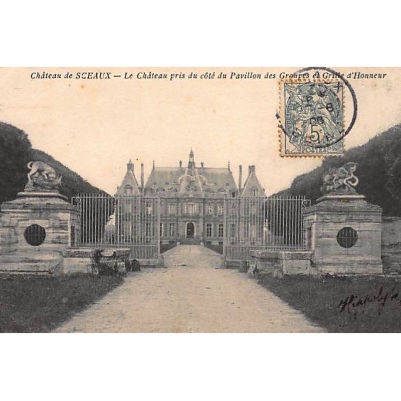 SCEAUX : Le Château pris du côté du Pavillon des Groupes et Grilles d'Honneur - très bon état