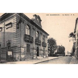 BAGNEUX : La Mairie - très bon état