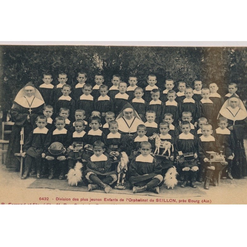 SEILLON : Division des plus jeunes Enfants de l'Orphelinat de Seillon, près Bourg - très bon état