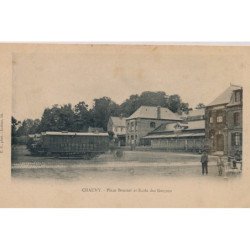 CHAUNY : Hippodrome de Paris, Place Bouzier et Ecole des Garçons - très bon état