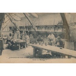 VENDEUVRE-SUR-BARSE :  La sainterie, Grande fabrique de Statues religieuses, Atelier de Moulage - état