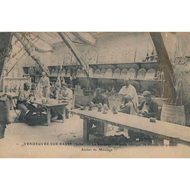 VENDEUVRE-SUR-BARSE :  La sainterie, Grande fabrique de Statues religieuses, Atelier de Moulage - état