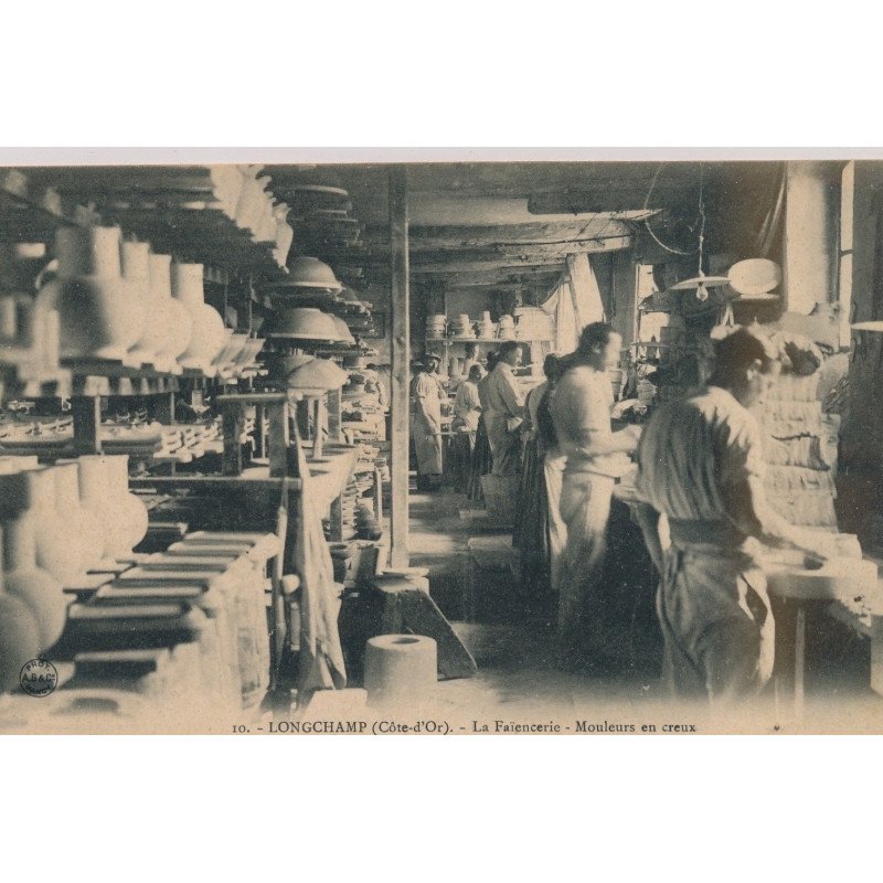 LONGCHAMP : La Faïencerie, Mouleurs en Creux - très bon état