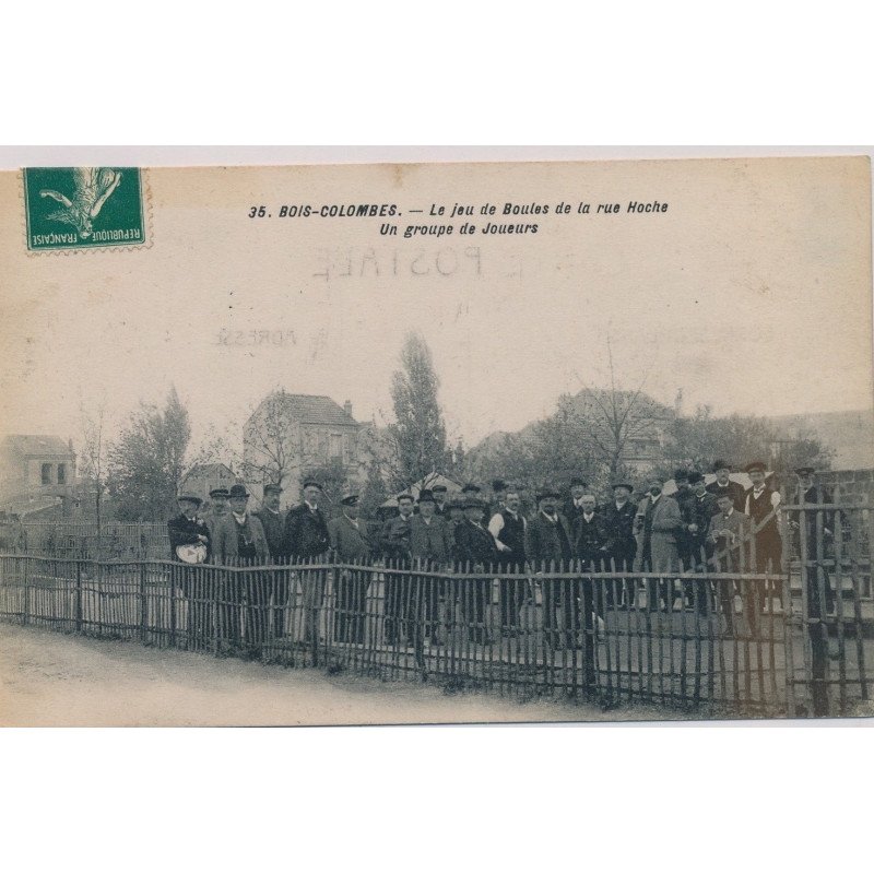 BOIS-COLOMBES : Le Jeu de Boules (Pétanque) de la Rue Hoche, un groupe de Joueurs - très bon état
