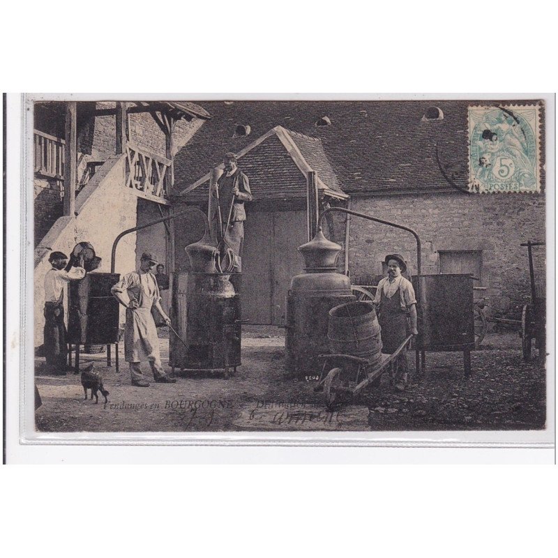 LES VENDANGES EN BOURGOGNE : un alambique (distillation - distillerie) - très bon état