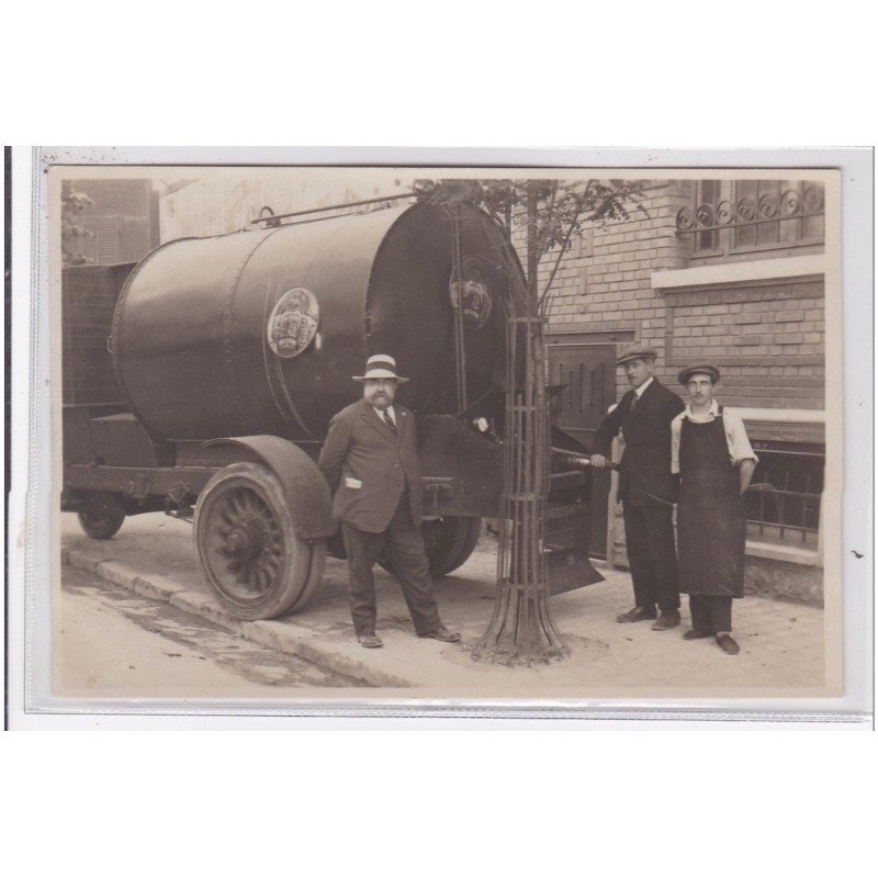 MONTREUIL SOUS BOIS (environs) : carte photo d'un camion citerne de livraison de la Bière du Lion en 1925- très bon état