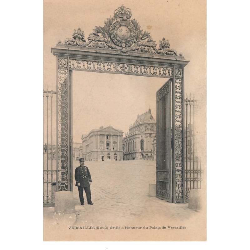 Carte Panoramique - VERSAILLES - Grille d'Honneur du Palais de Versailles (14x18) - très bon état