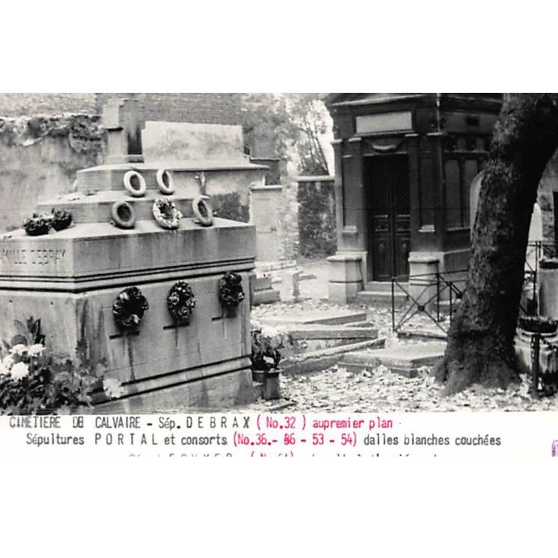PARIS : cimetiere saint-pierre 18e sepulture portal et consorts dalle blanches couchées - tres bon etat