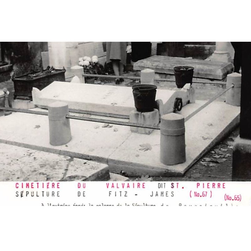 PARIS : cimetiere saint-pierre 18e sepulture de fitz-james, sepulture de bougainville - tres bon etat