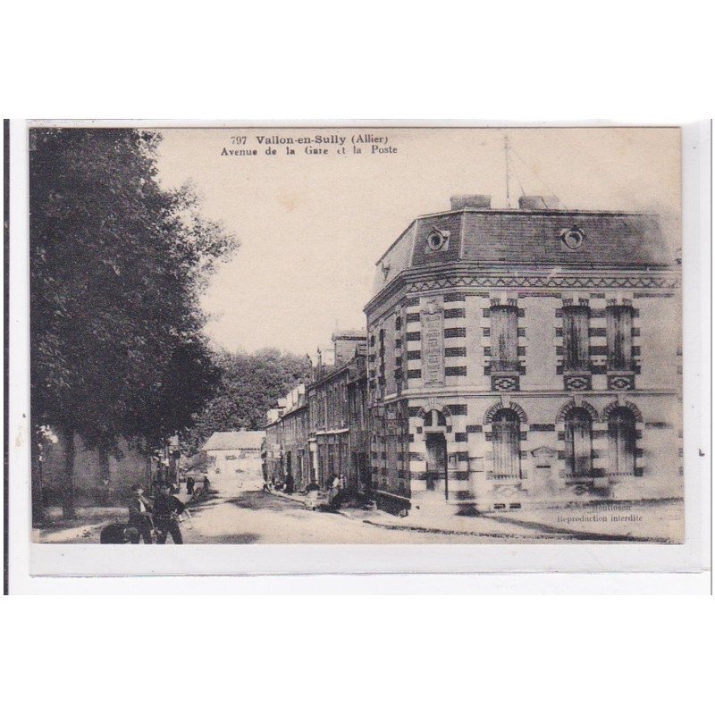 VALLON-en-SULLY : avenue de la gare et la poste - tres bon etat