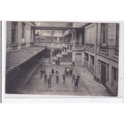 St-LEON : ecole rocroy, cour d'entrée - tres bon etat