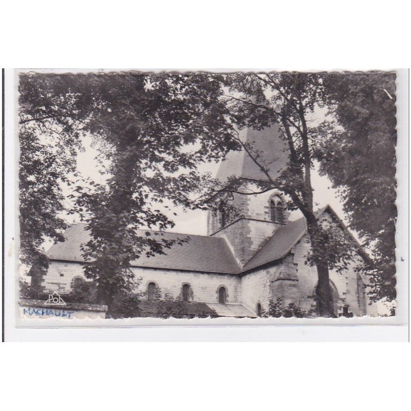 MACHAULT : l'eglise XIIe siecle - tres bon etat