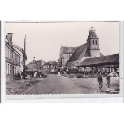 LAUNOIS : eglise et halle - tres bon etat